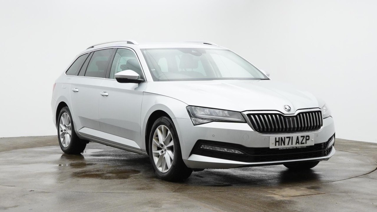 Main listing image - Skoda Superb Estate