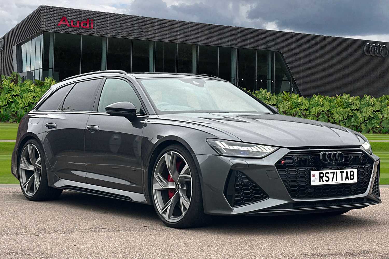 Main listing image - Audi RS6