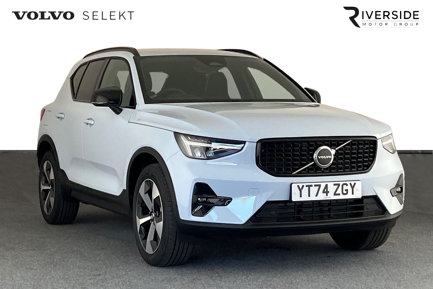 Main listing image - Volvo XC40