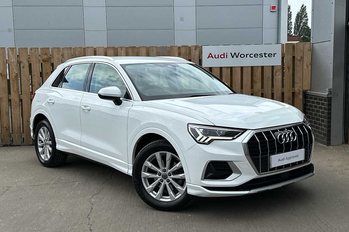 Main listing image - Audi Q3