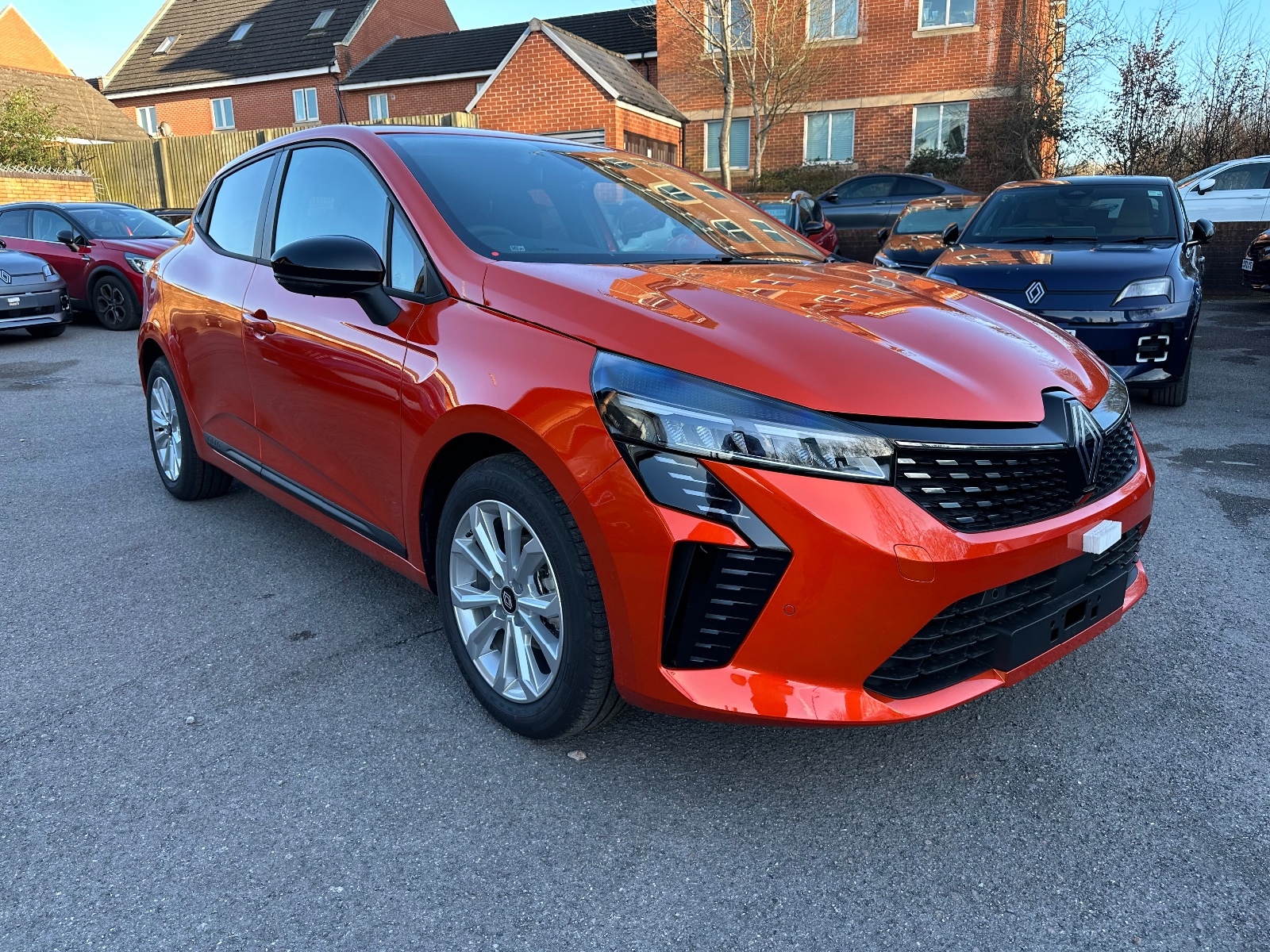 Main listing image - Renault Clio