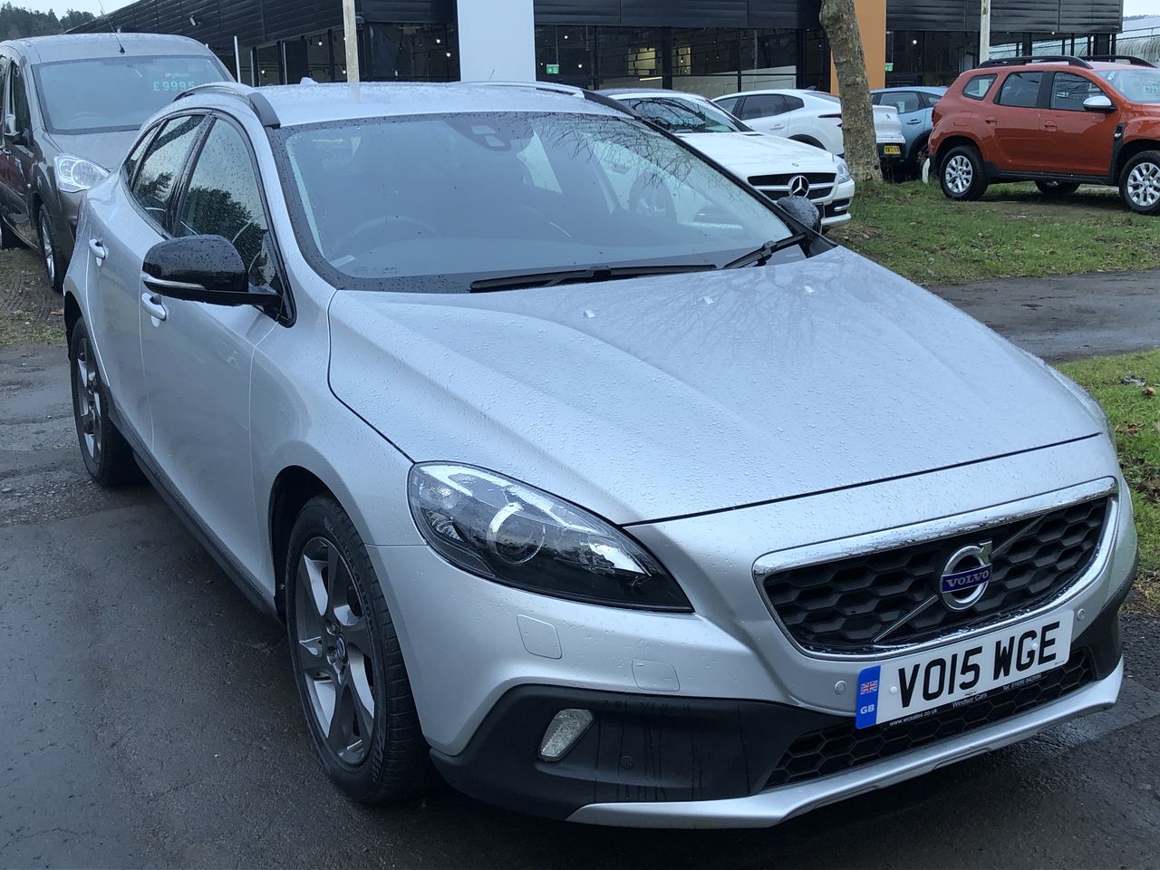 Main listing image - Volvo V40