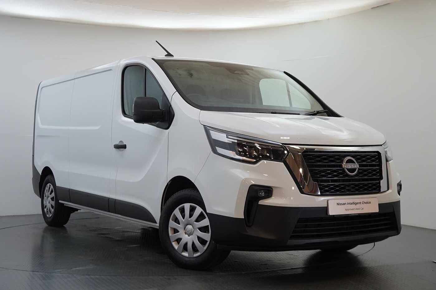 Main listing image - Nissan Primastar