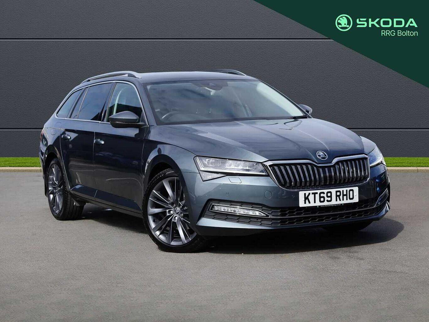 Main listing image - Skoda Superb Estate