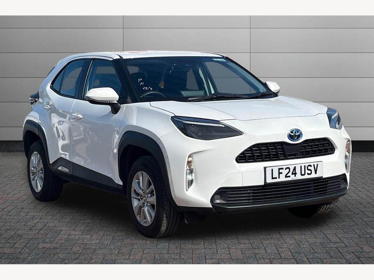 Main listing image - Toyota Yaris Cross