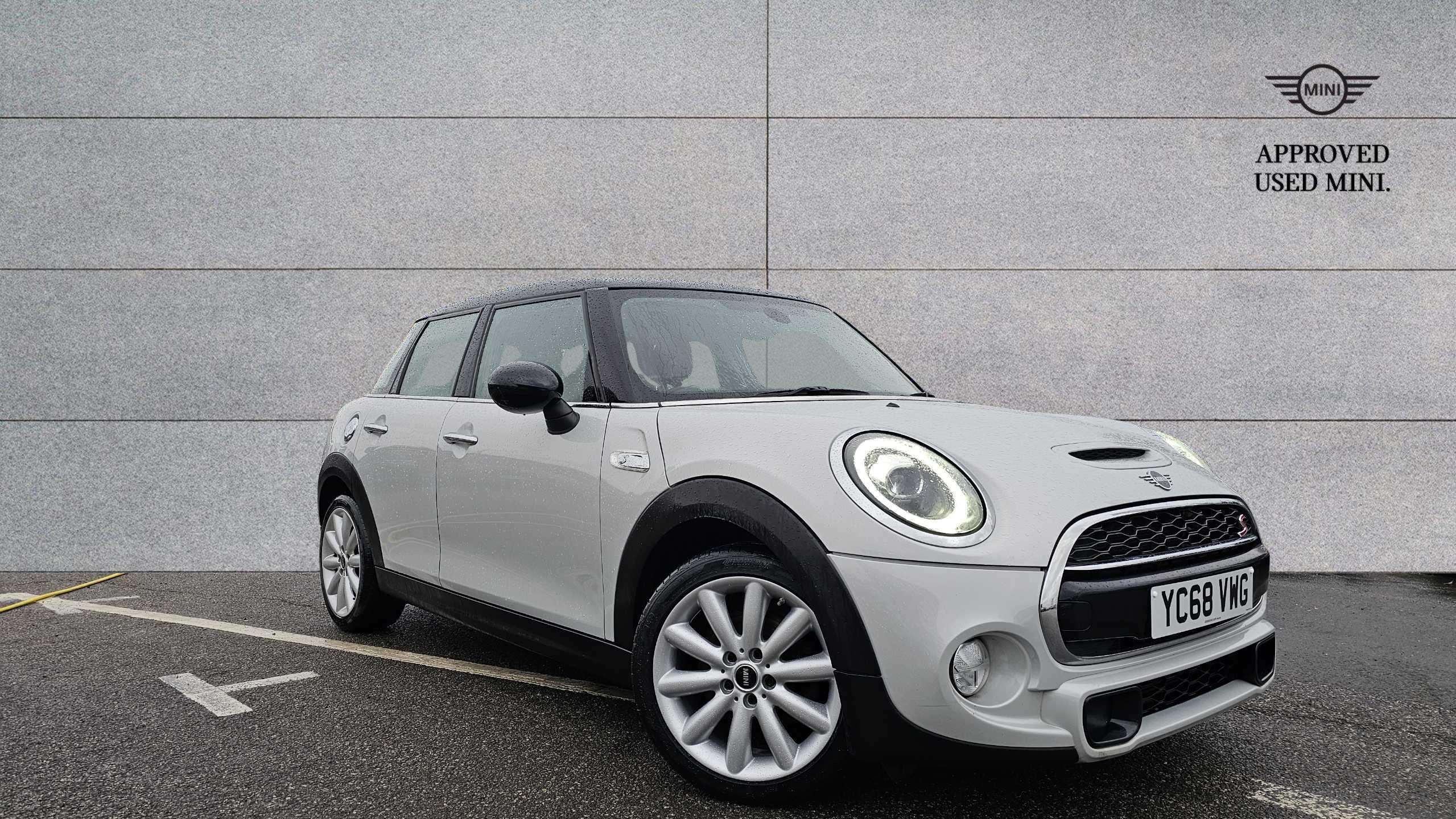 Main listing image - MINI Hatchback 5dr