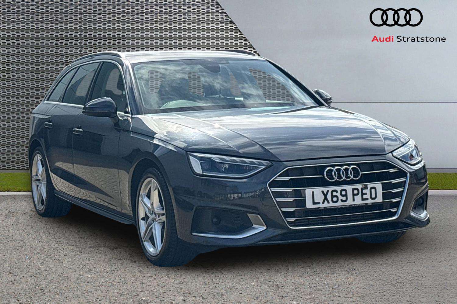 Main listing image - Audi A4 Avant