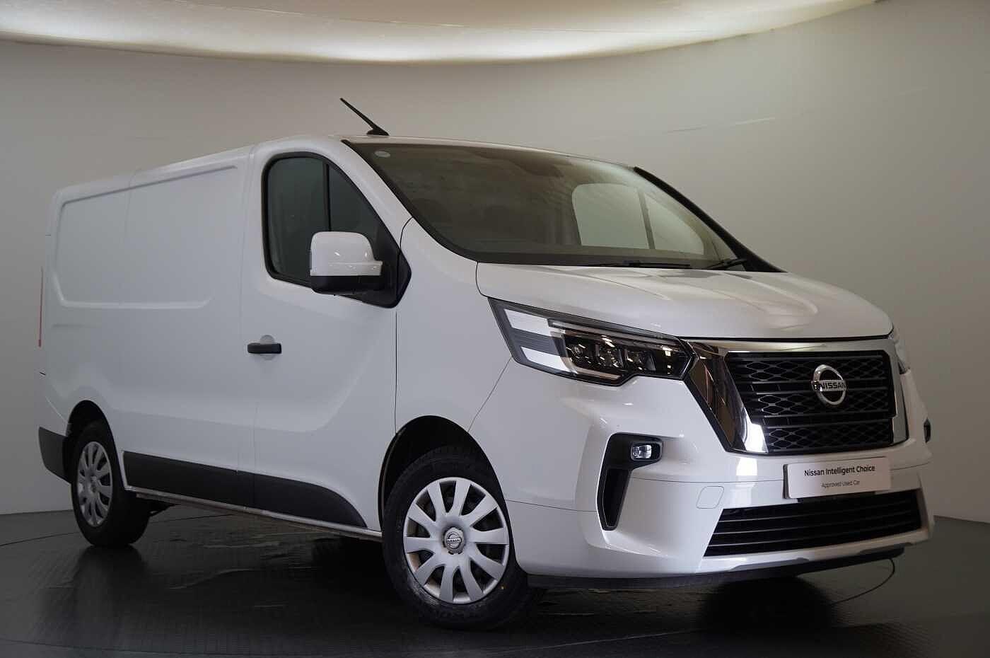 Main listing image - Nissan Primastar