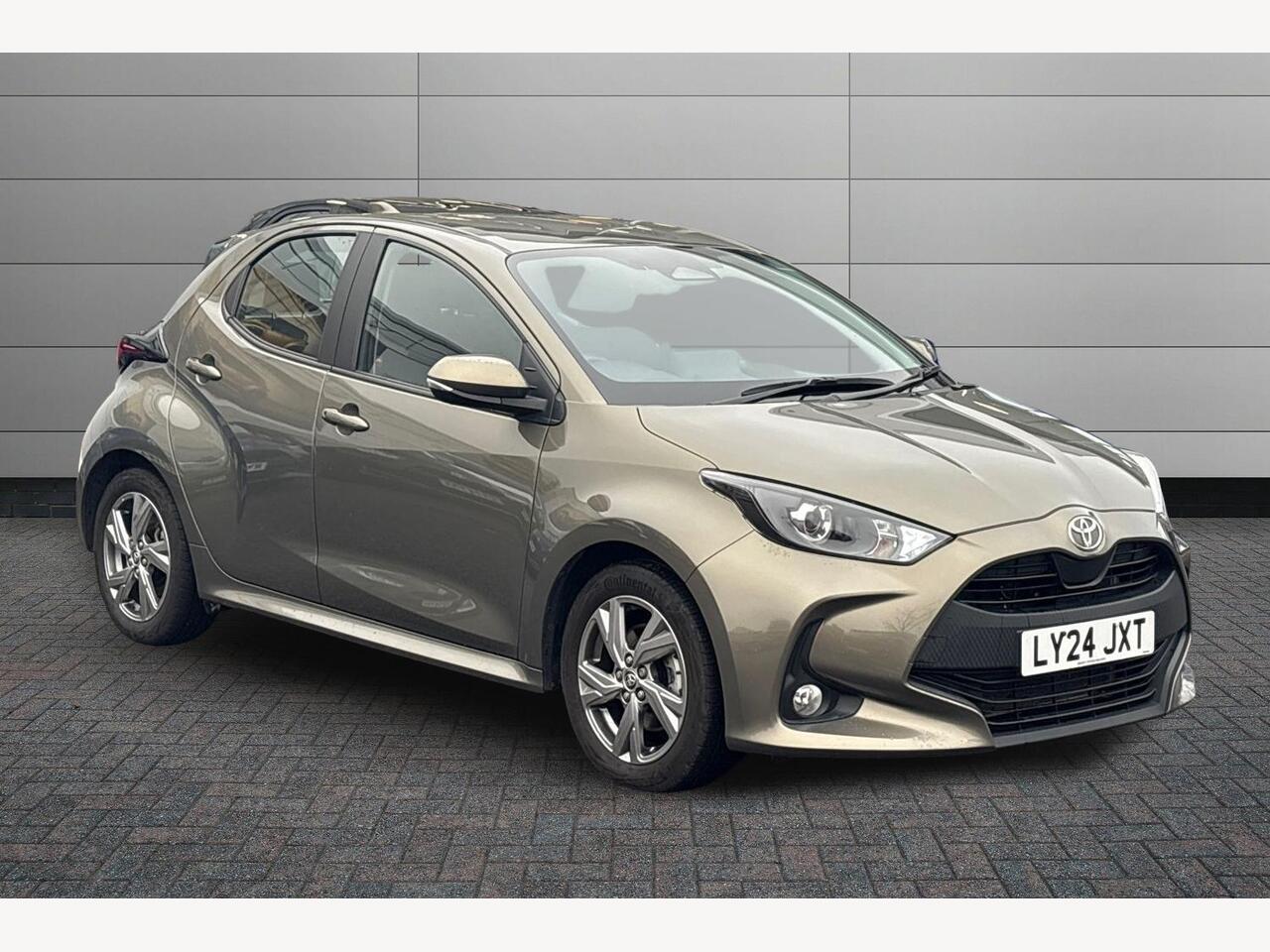 Main listing image - Toyota Yaris
