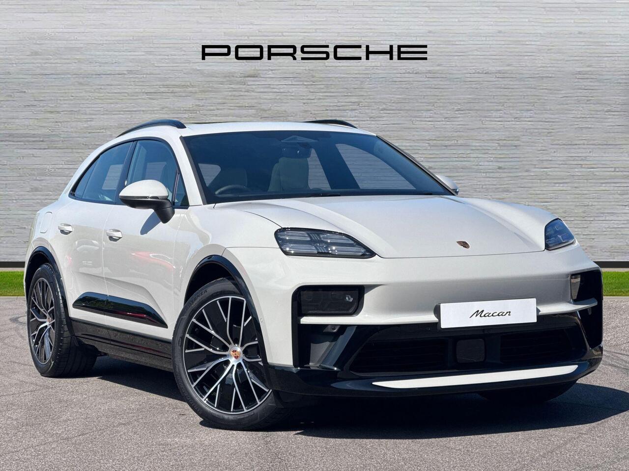 Main listing image - Porsche Macan