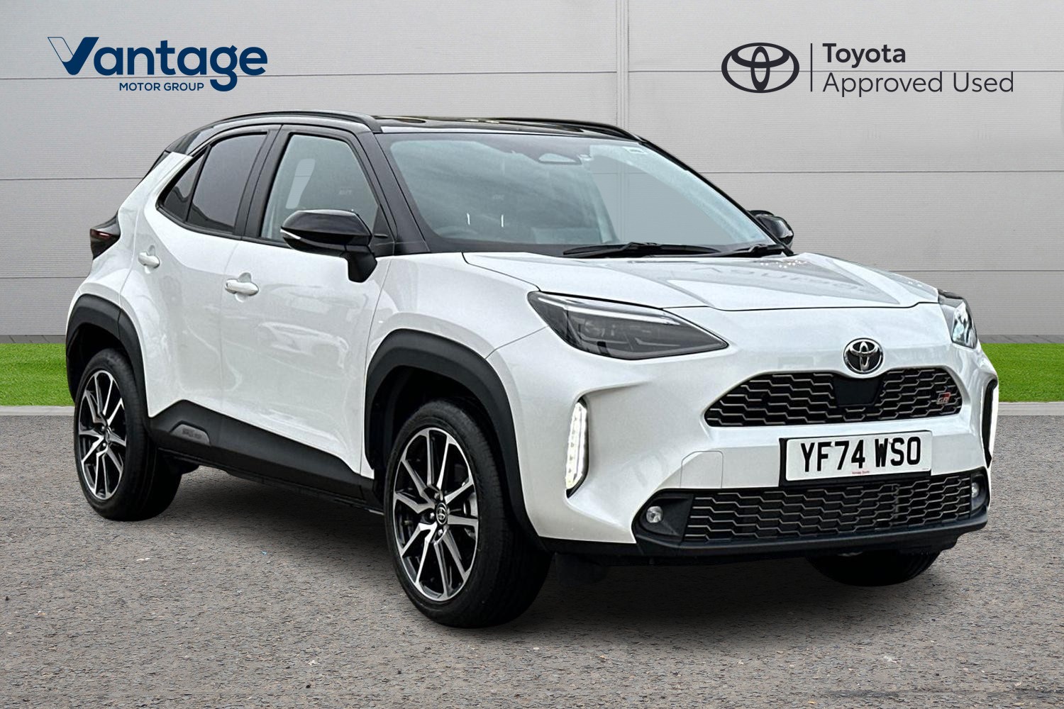 Main listing image - Toyota Yaris Cross