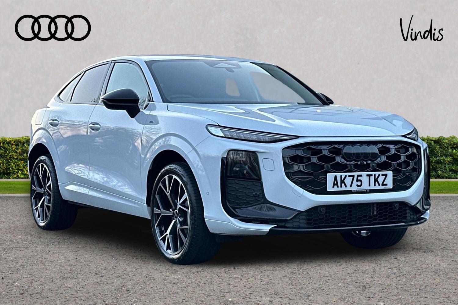 Main listing image - Audi Q3