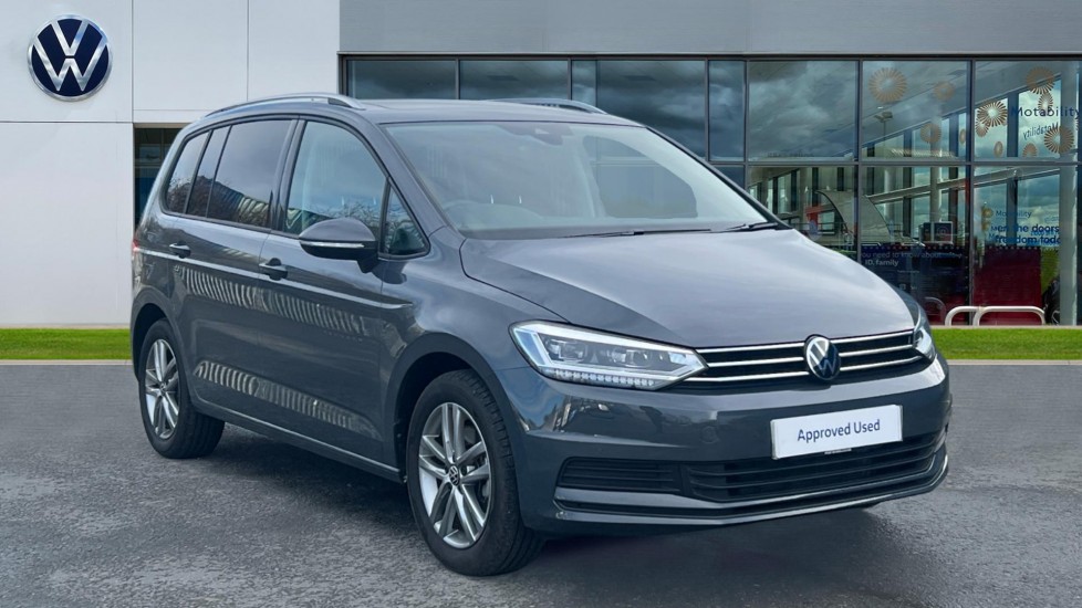 Main listing image - Volkswagen Touran