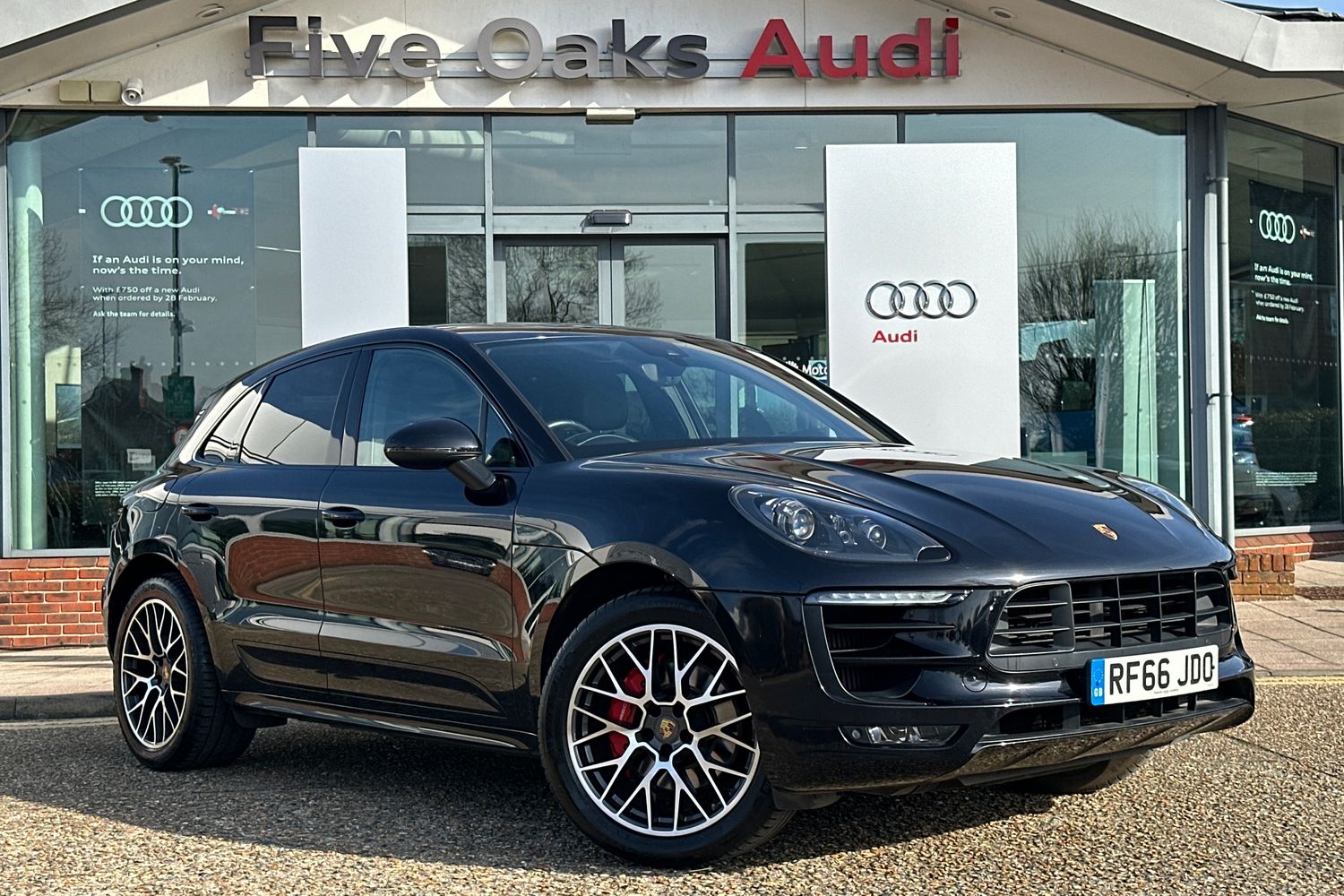 Main listing image - Porsche Macan