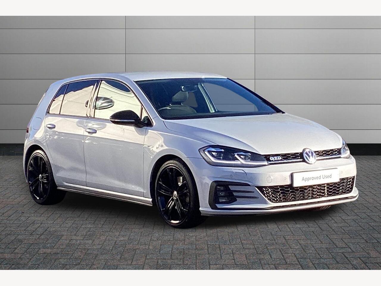 Main listing image - Volkswagen Golf
