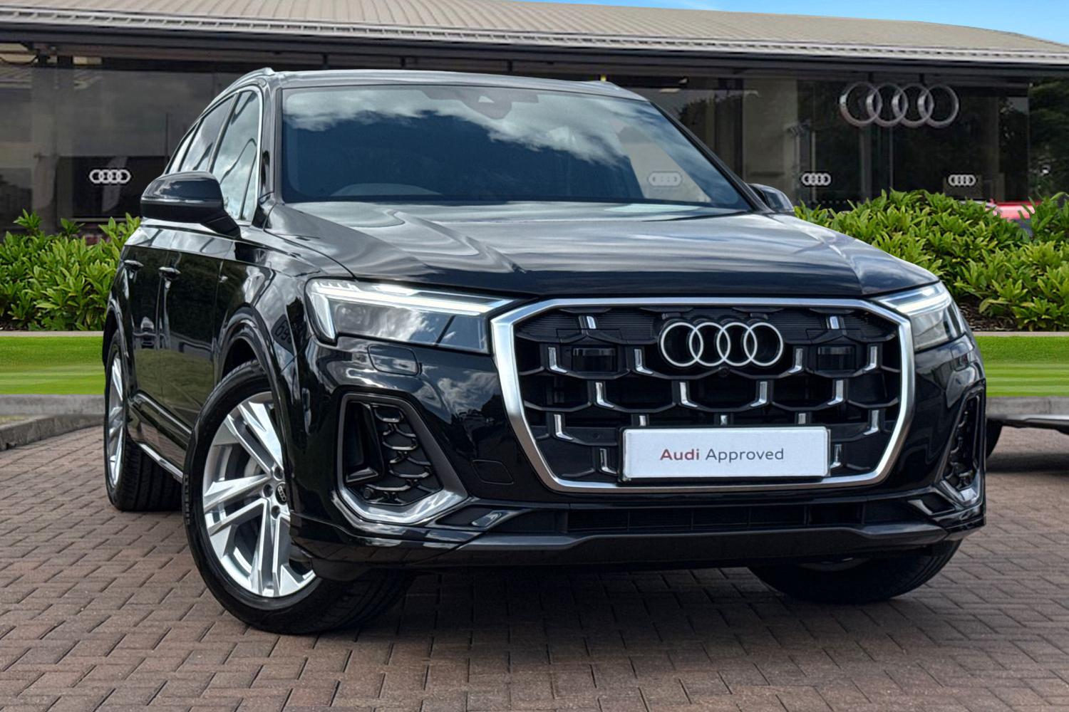 Main listing image - Audi Q7