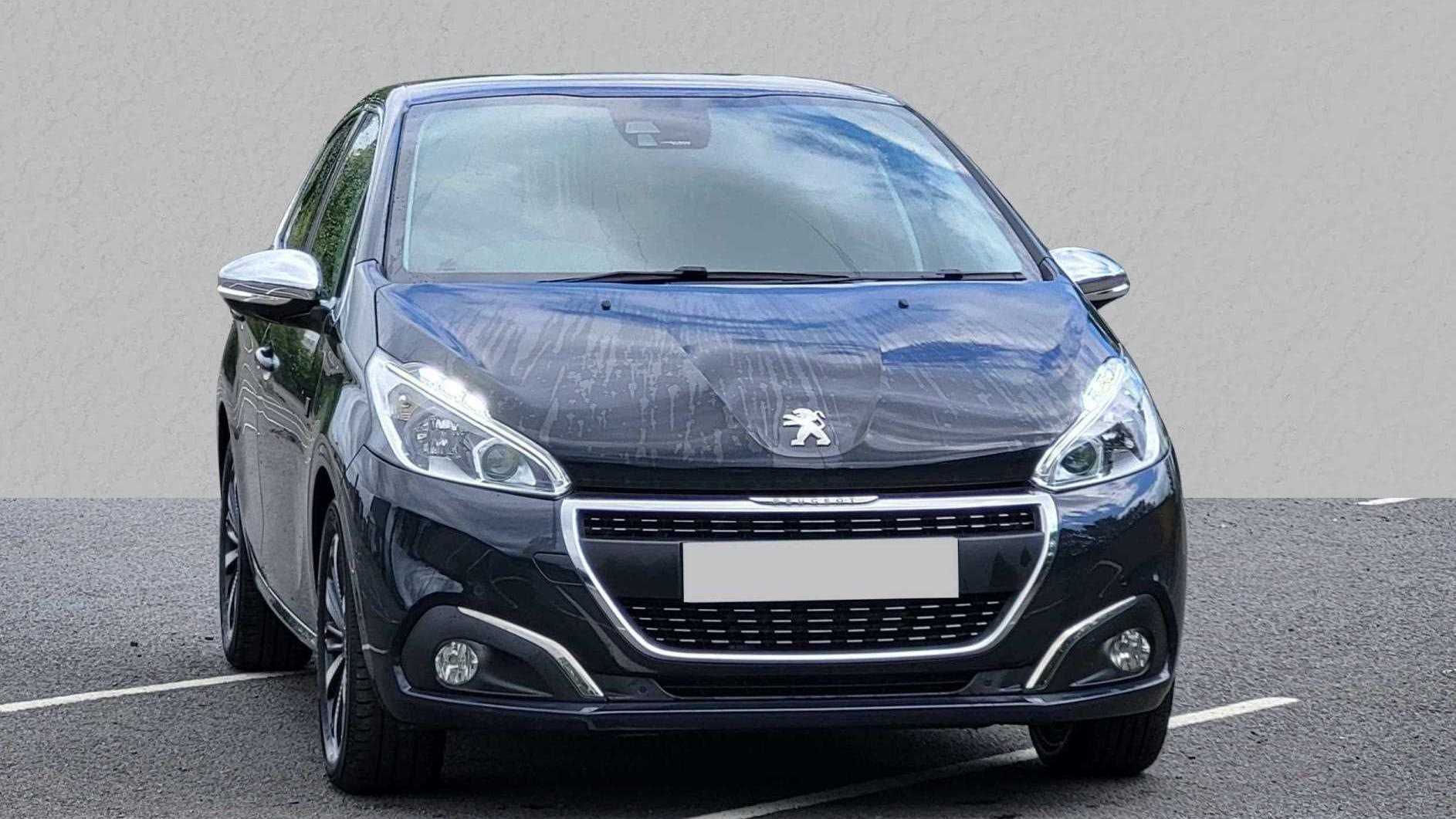 Main listing image - Peugeot 208