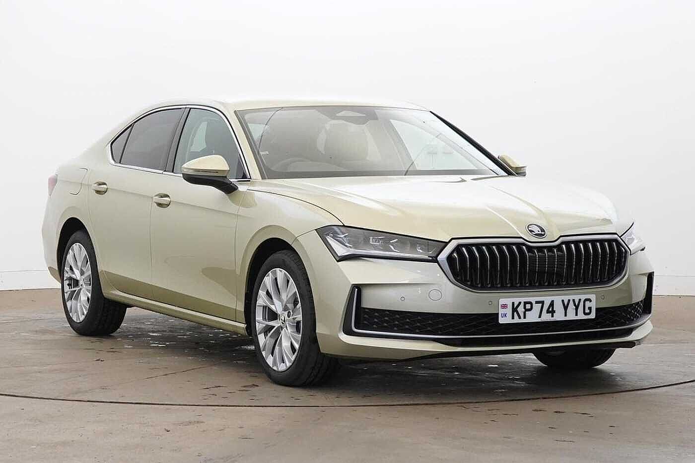 Main listing image - Skoda Superb