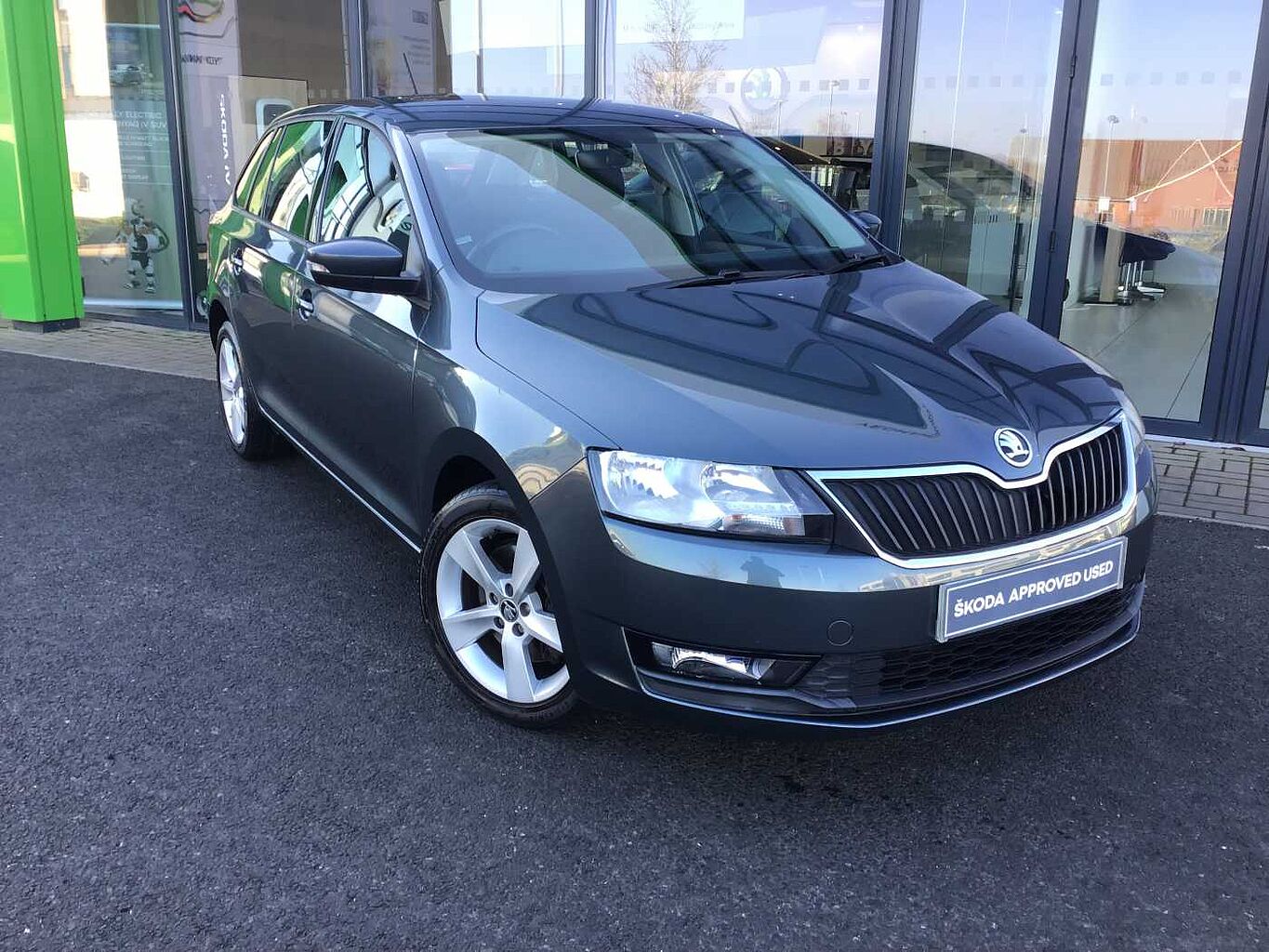 Main listing image - Skoda Rapid Spaceback