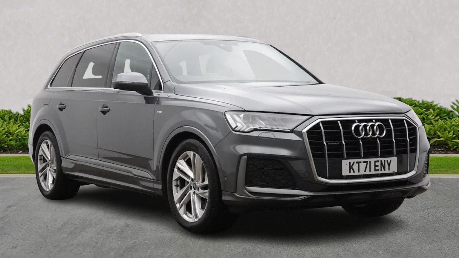 Main listing image - Audi Q7