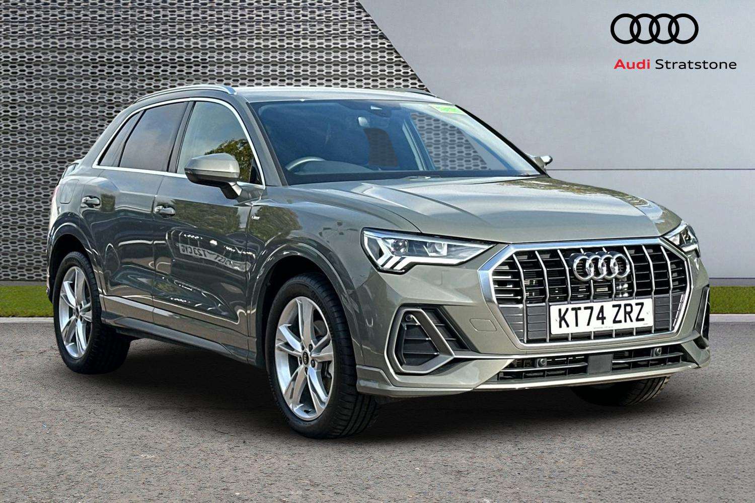 Main listing image - Audi Q3