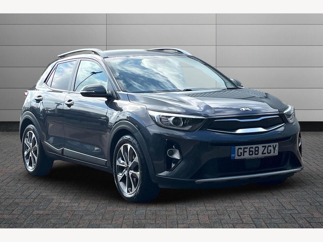 Main listing image - Kia Stonic