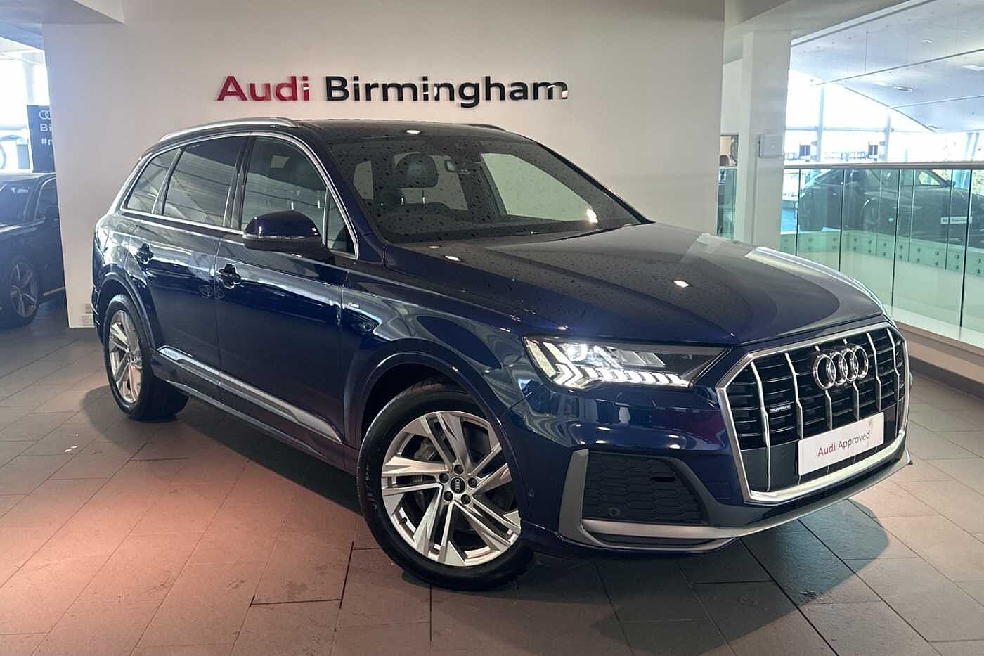 Main listing image - Audi Q7