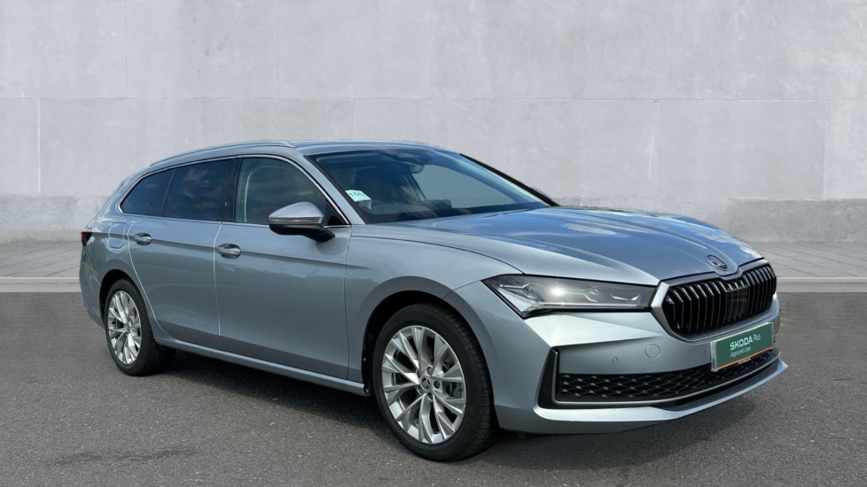 Main listing image - Skoda Superb Estate