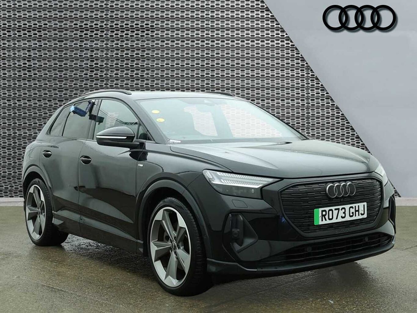 Main listing image - Audi Q4