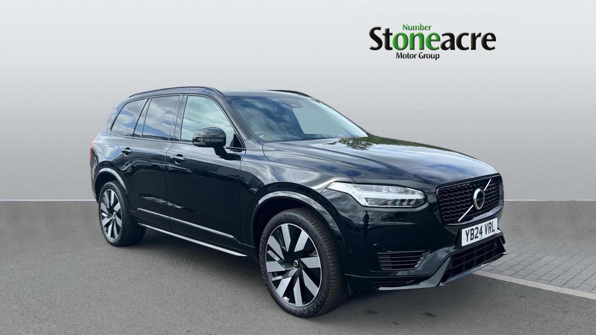Main listing image - Volvo XC90