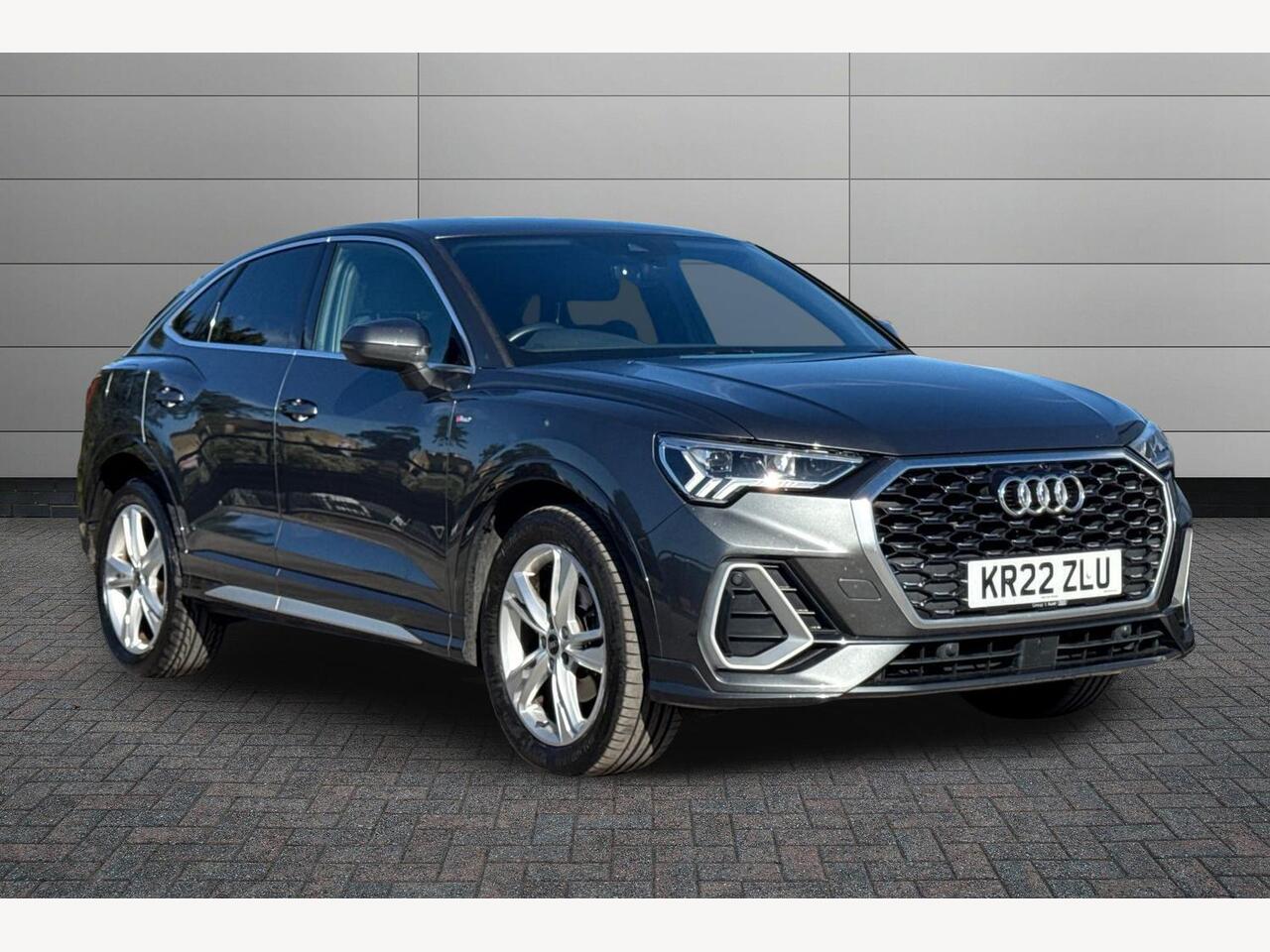 Main listing image - Audi Q3