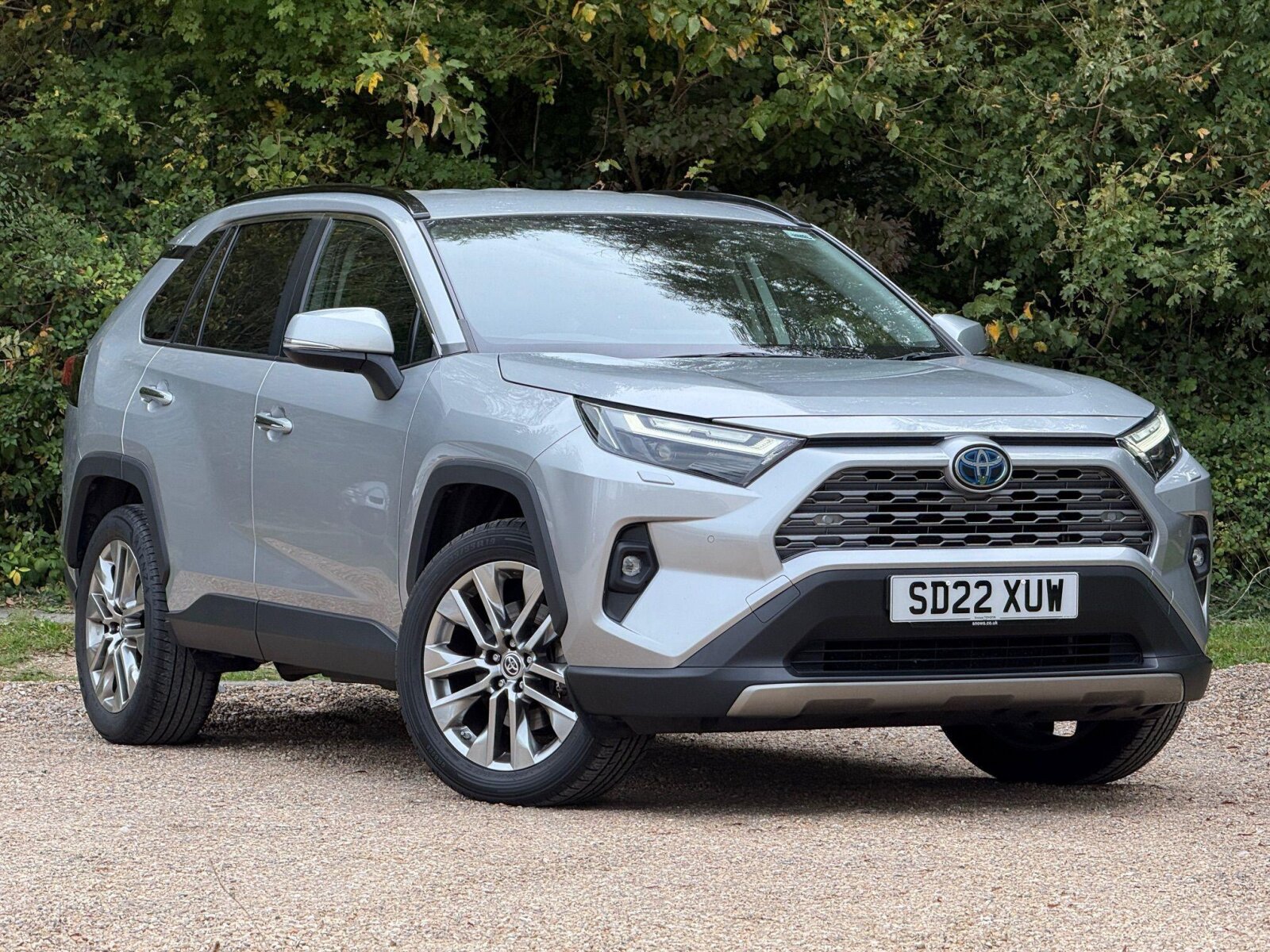 Main listing image - Toyota RAV4