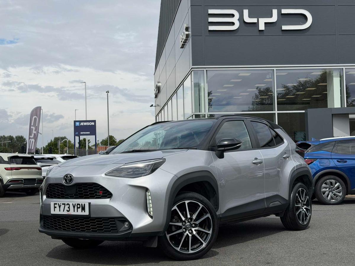 Main listing image - Toyota Yaris Cross
