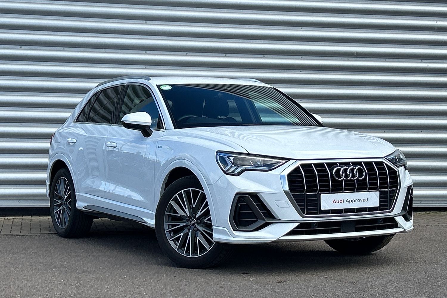 Main listing image - Audi Q3