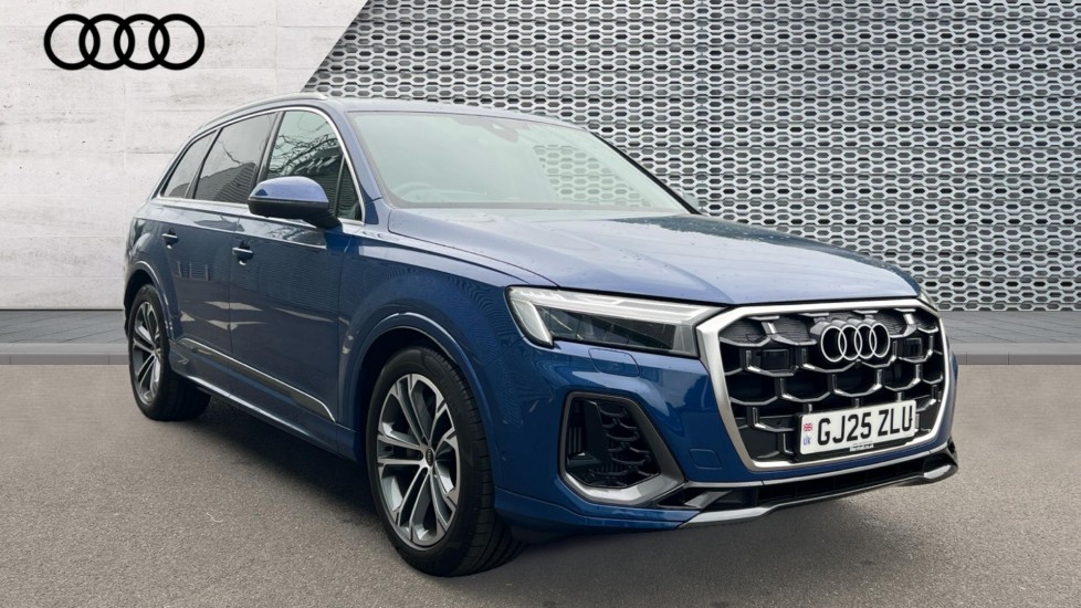 Main listing image - Audi Q7