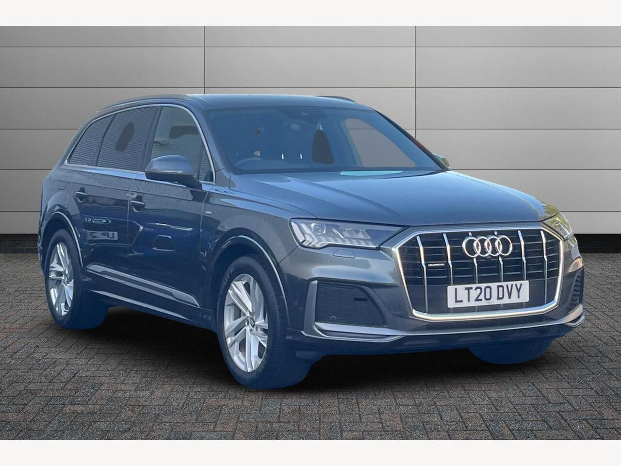 Main listing image - Audi Q7