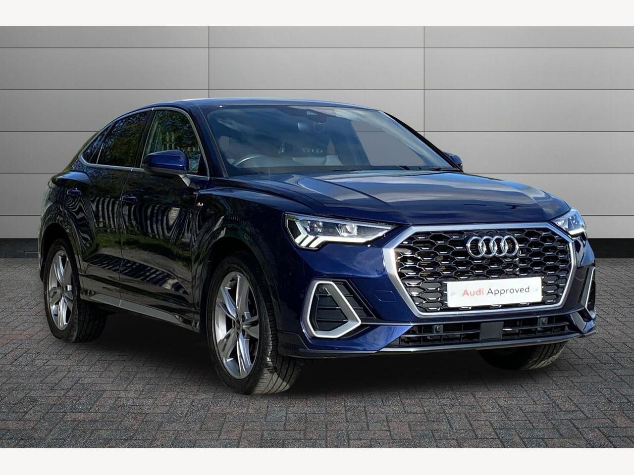 Main listing image - Audi Q3