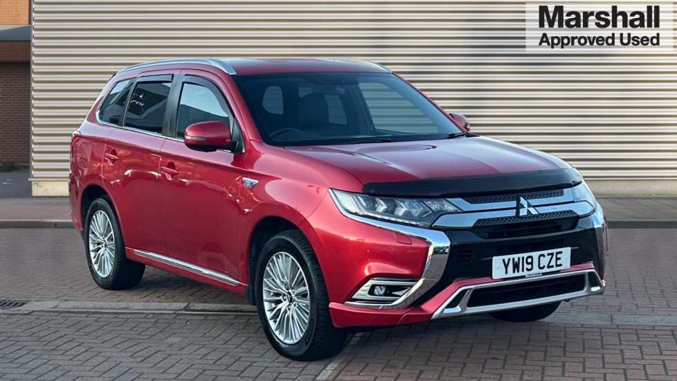 Main listing image - Mitsubishi Outlander