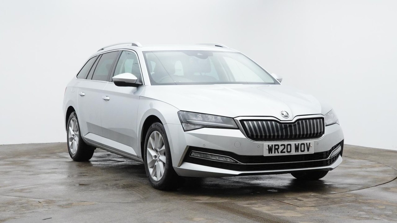 Main listing image - Skoda Superb Estate