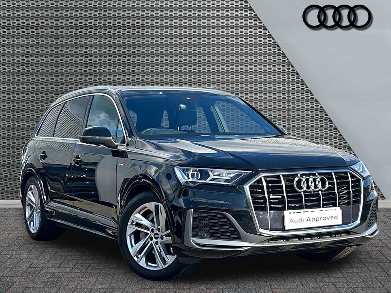 Main listing image - Audi Q7