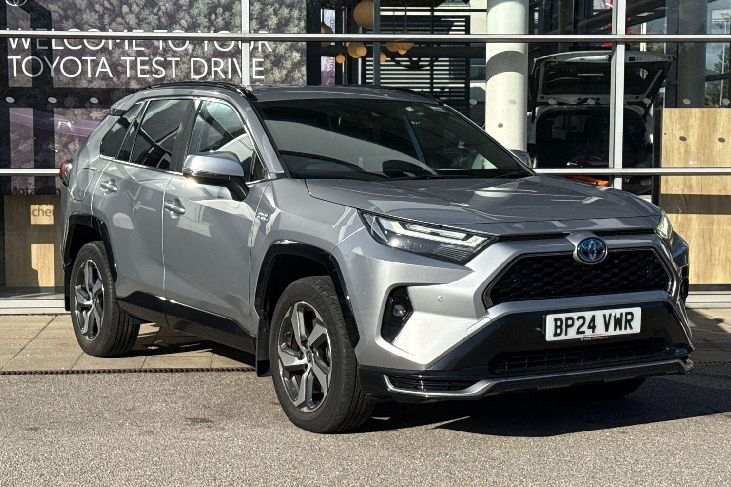 Main listing image - Toyota RAV4