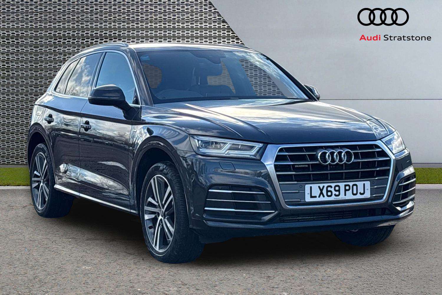 Main listing image - Audi Q5