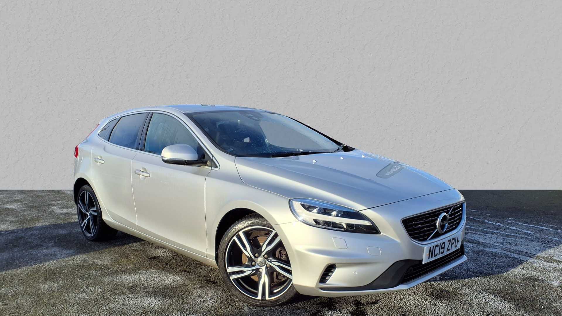 Main listing image - Volvo V40