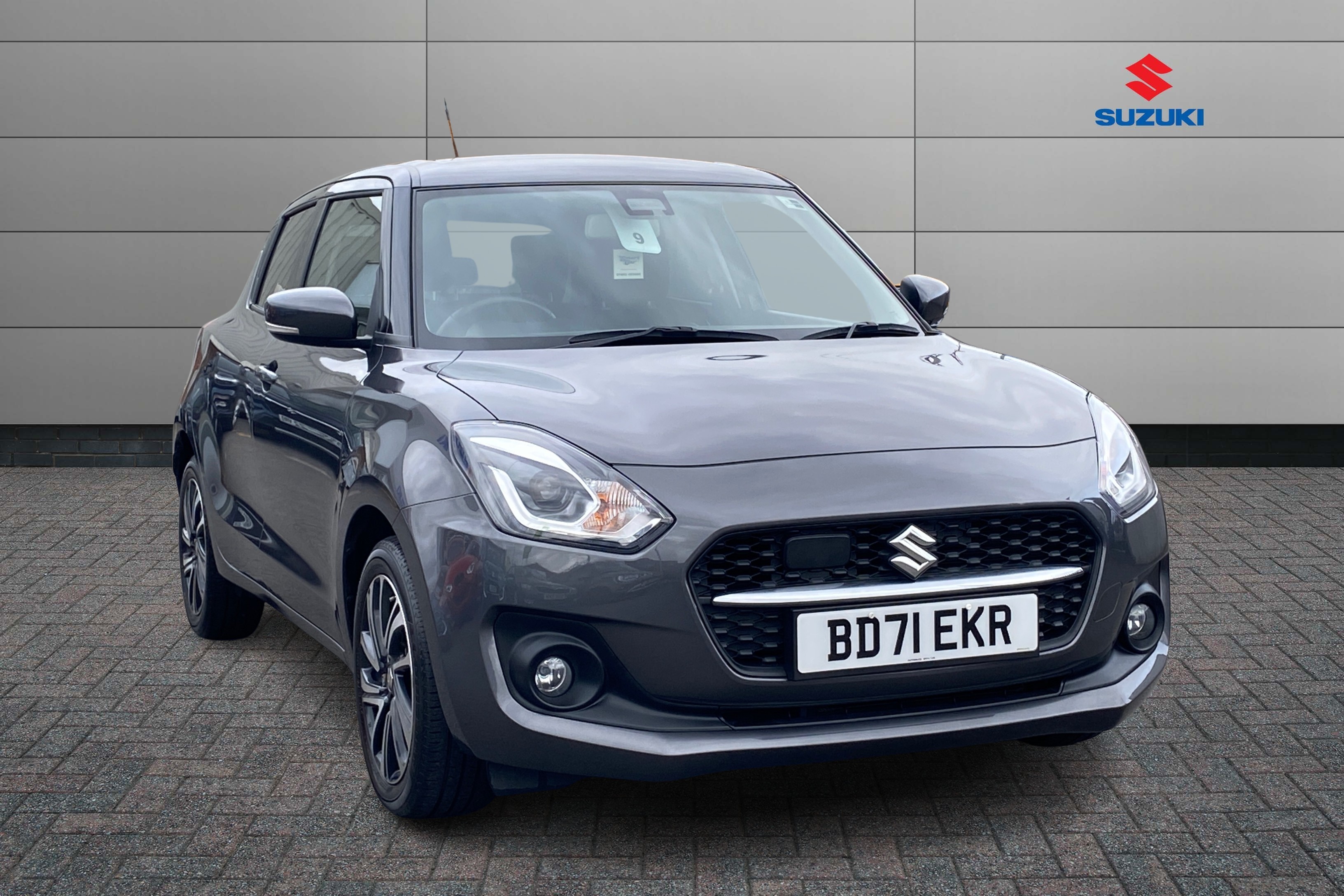 Main listing image - Suzuki Swift