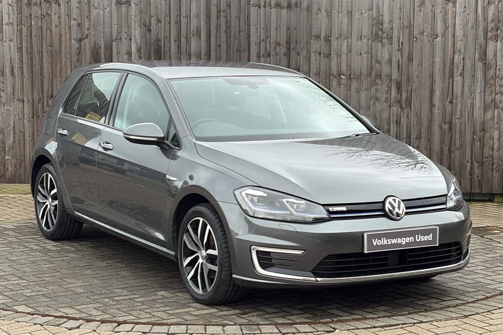 Main listing image - Volkswagen e-Golf