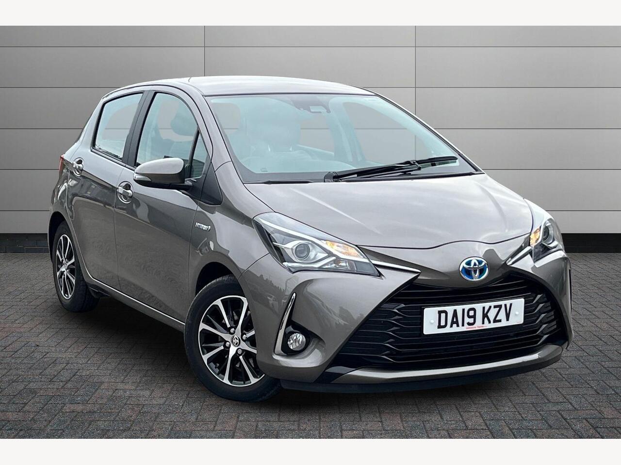 Main listing image - Toyota Yaris
