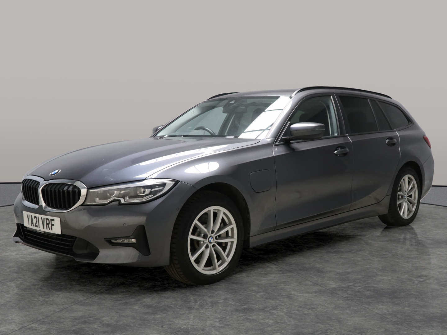 Main listing image - BMW 3 Series Touring