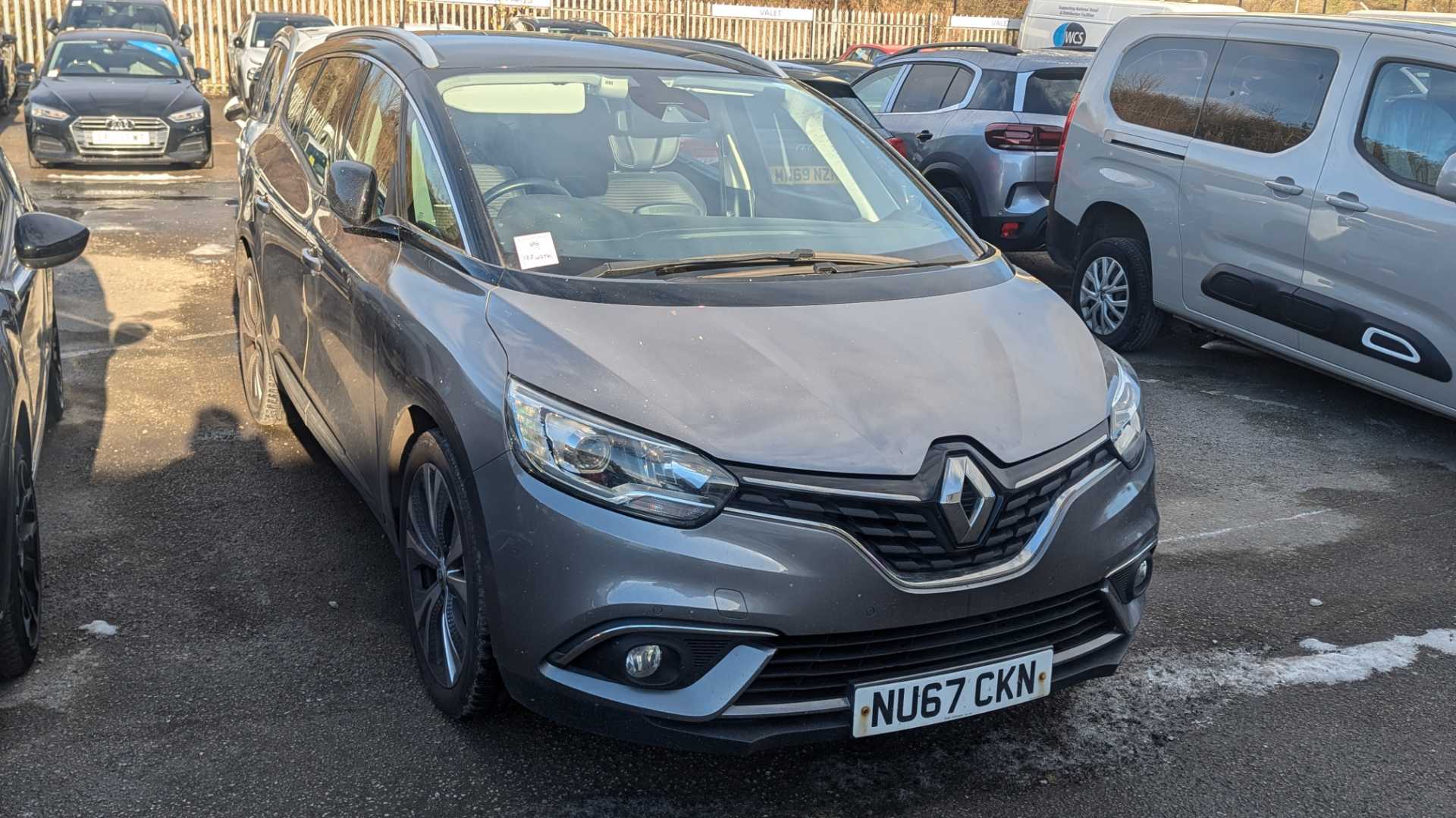 Main listing image - Renault Grand Scenic