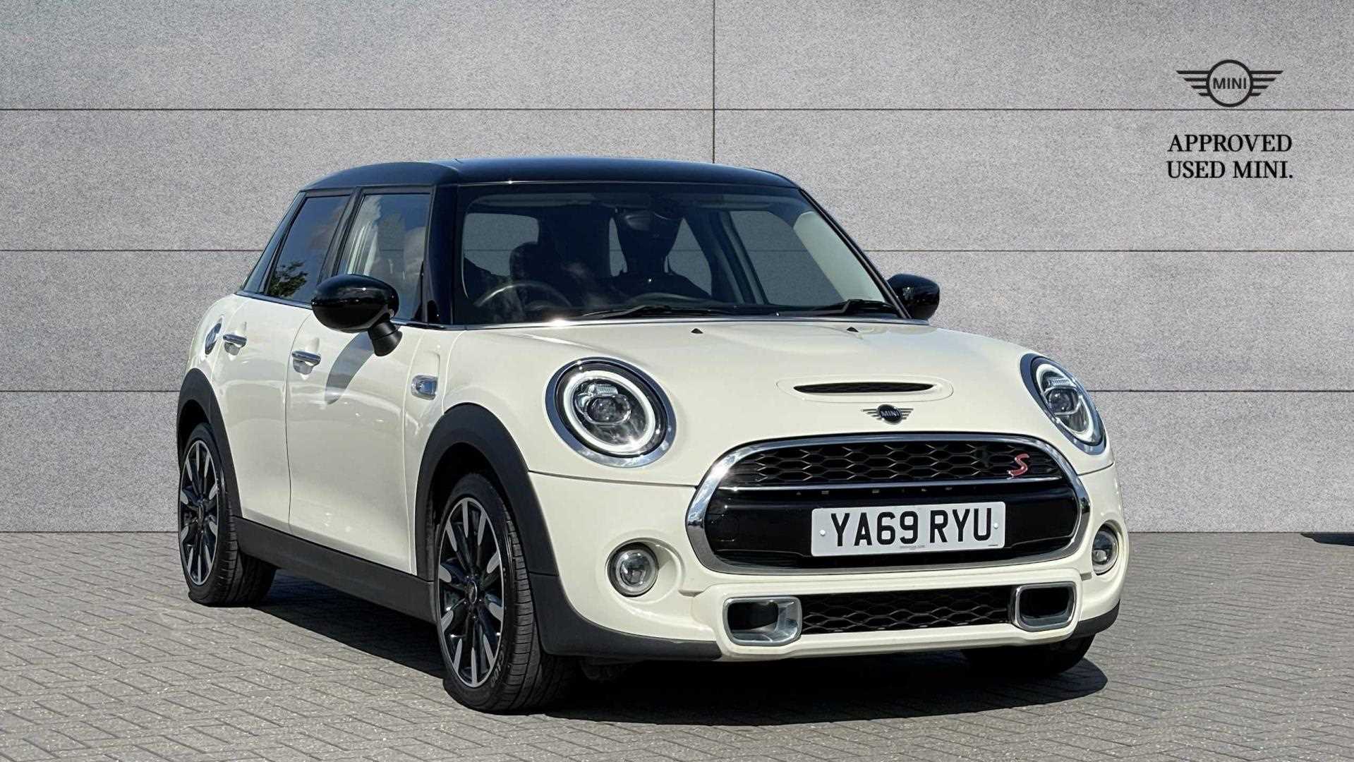 Main listing image - MINI Hatchback 5dr