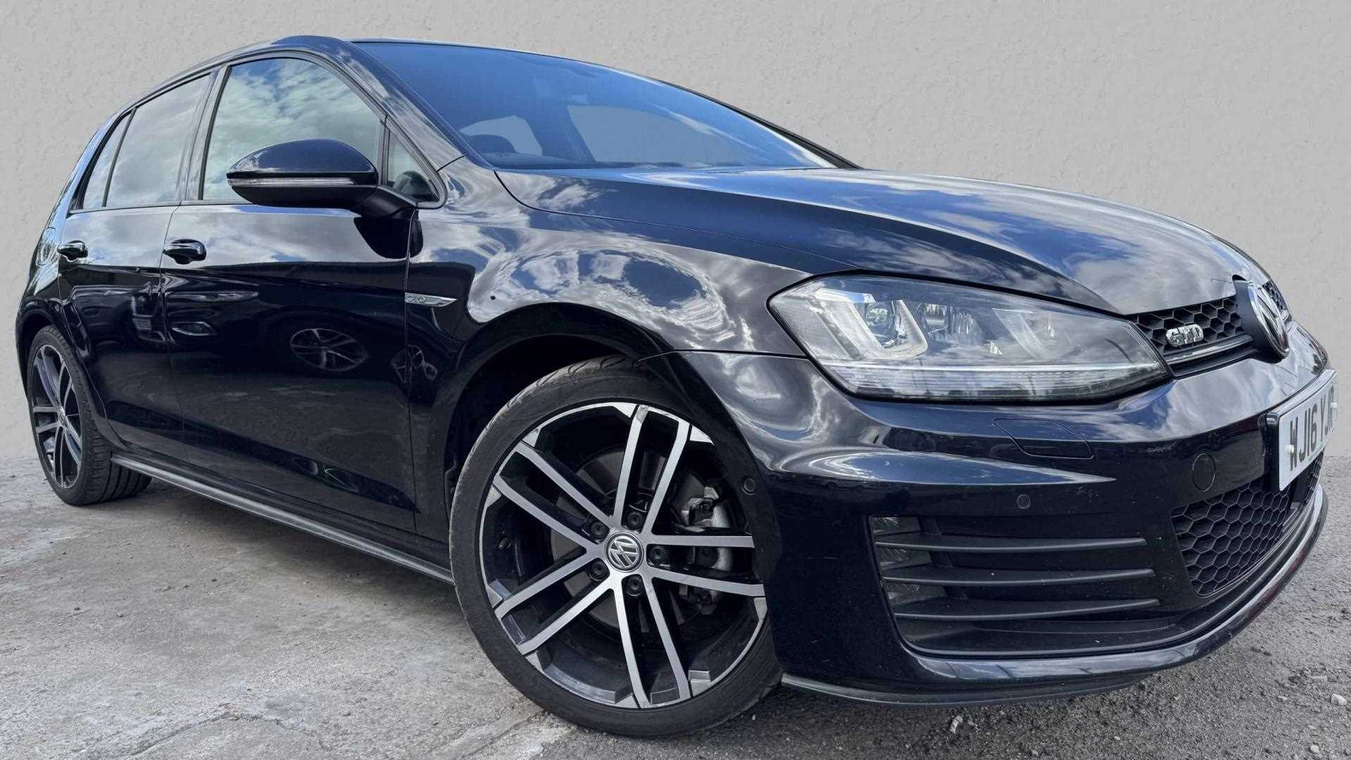 Main listing image - Volkswagen Golf